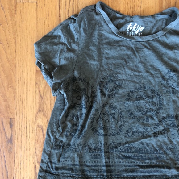 Green crop top - Picture 1 of 3